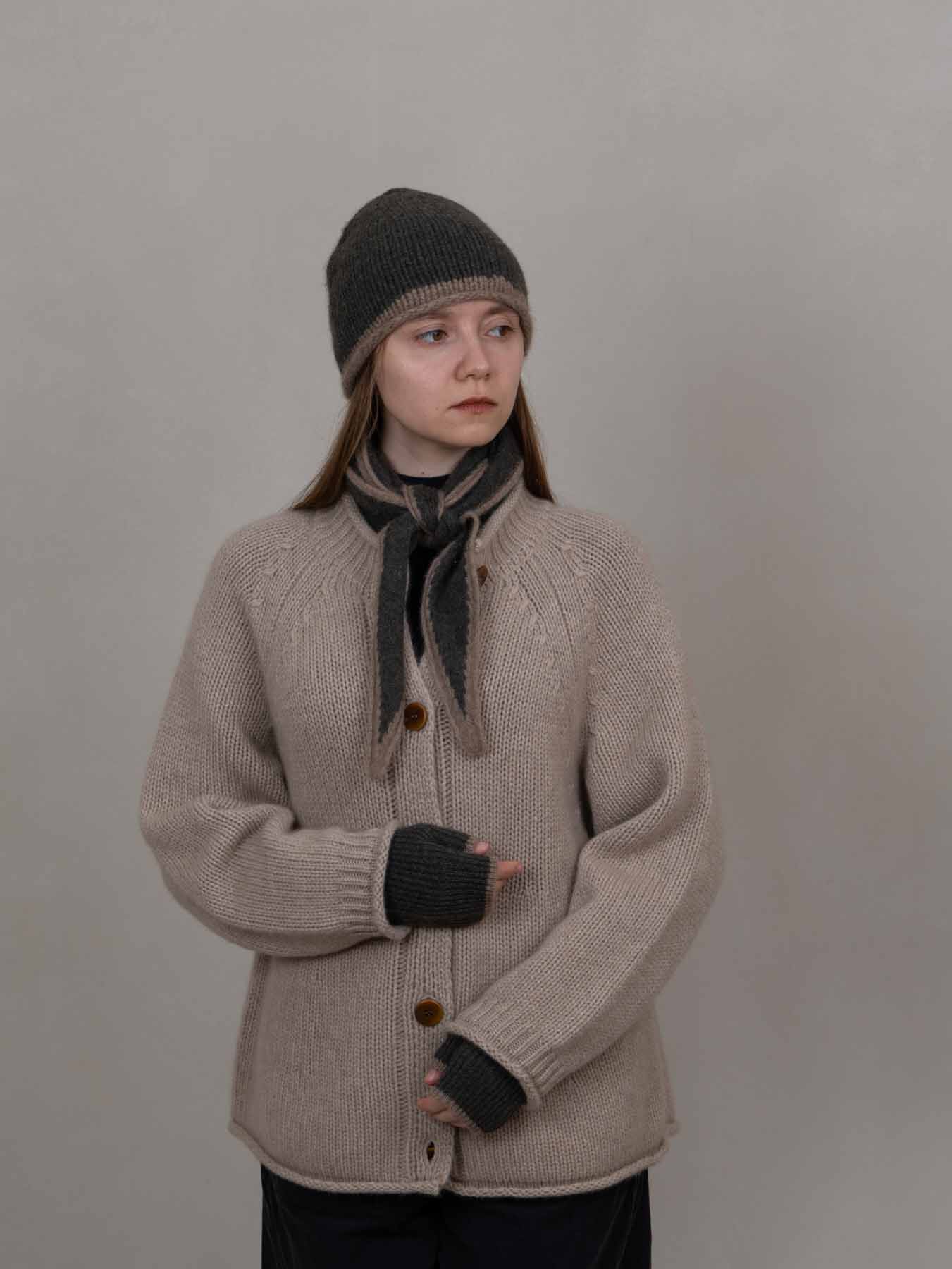 Dorothy Cashmere Ribbed Fingerless Gloves Moss