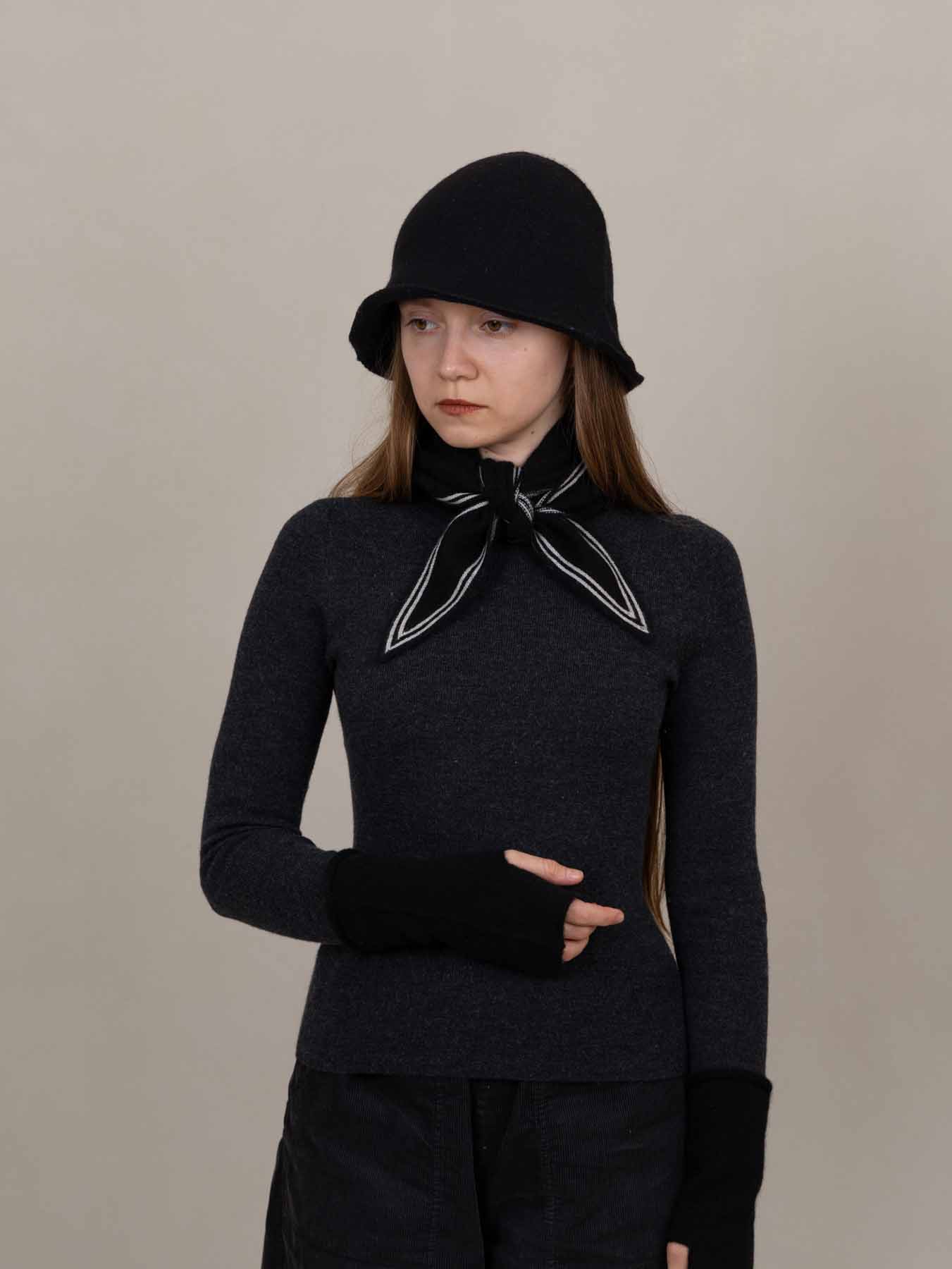Nori Wrist Warmers Black