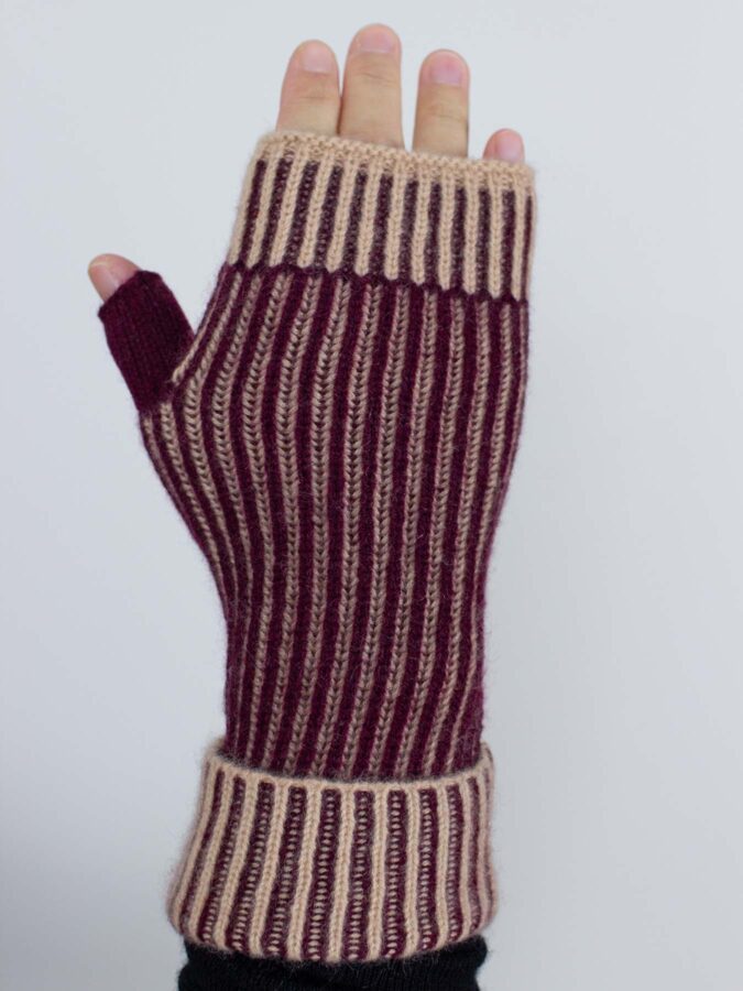 Marine Cashmere Rib Hand Warmers Wine