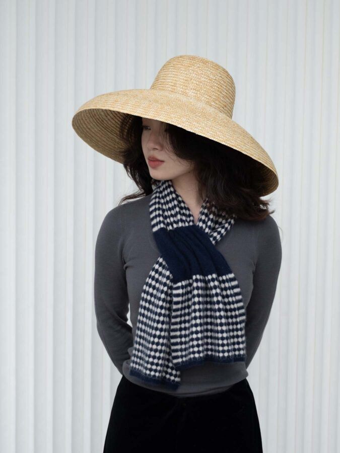 Coral Keyhole Cashmere Scarf Navy