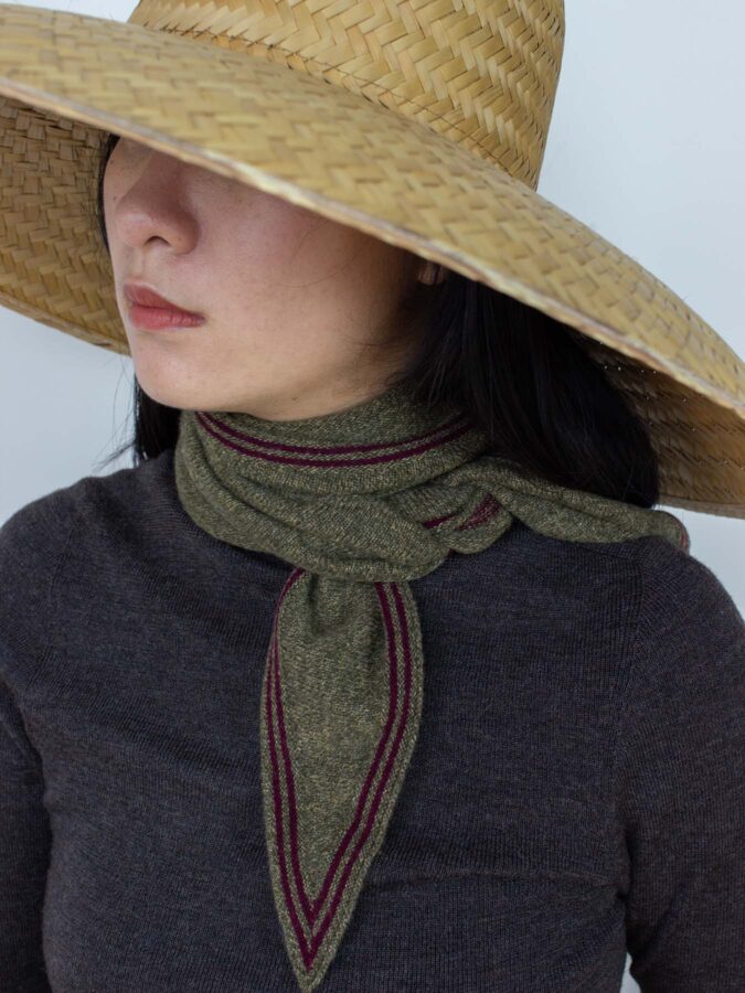 Bronte Spindle-shaped Knitted Cashmere Scarf Moss Green