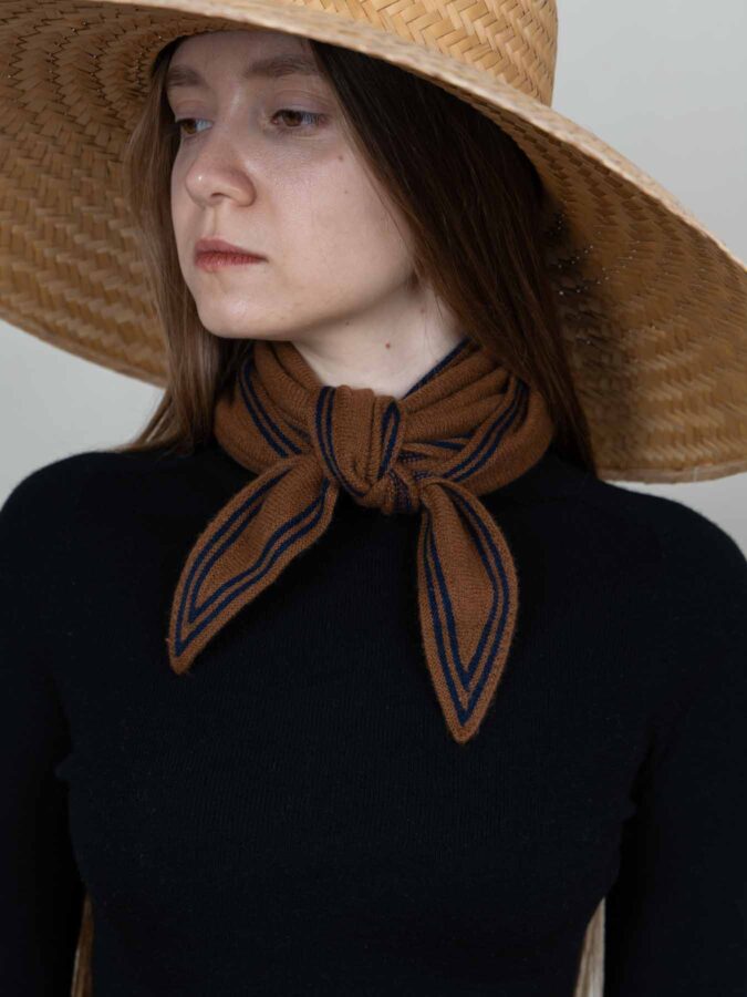 Bronte Spindle-shaped Knitted Cashmere Scarf Tawny