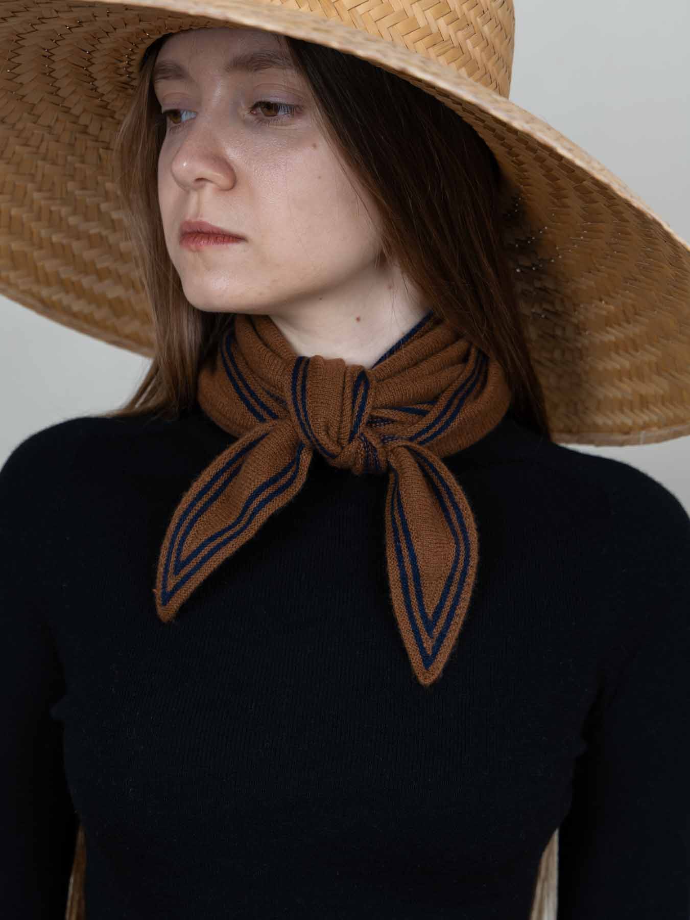 Bronte Spindle-shaped Knitted Cashmere Scarf Tawny