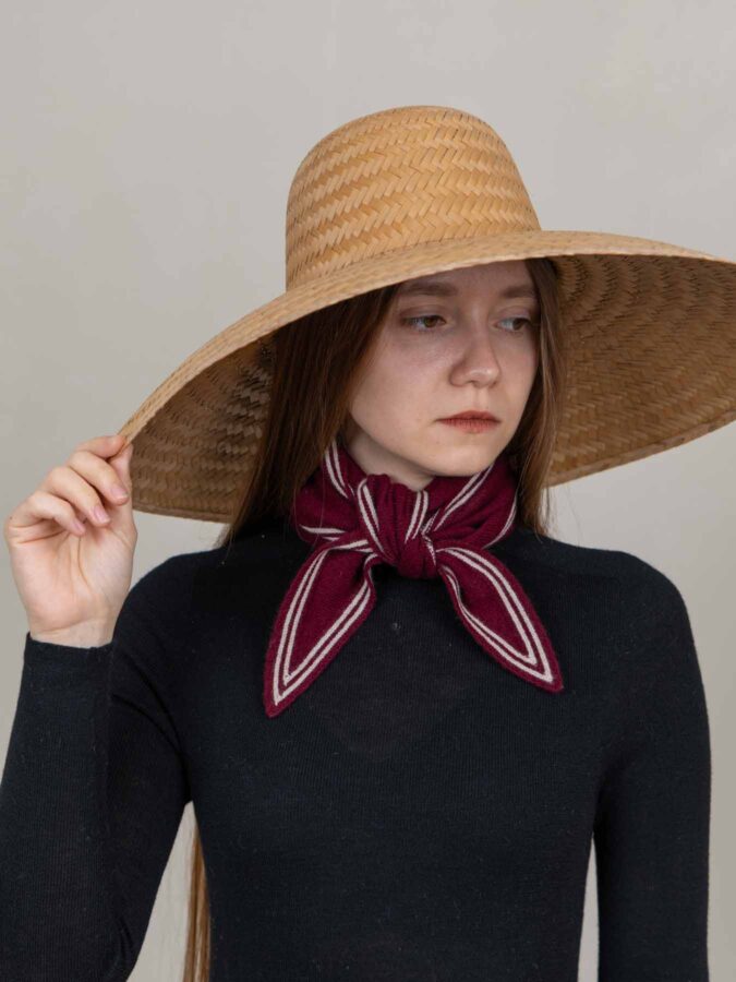 Bronte Spindle-shaped Knitted Cashmere Scarf Wine