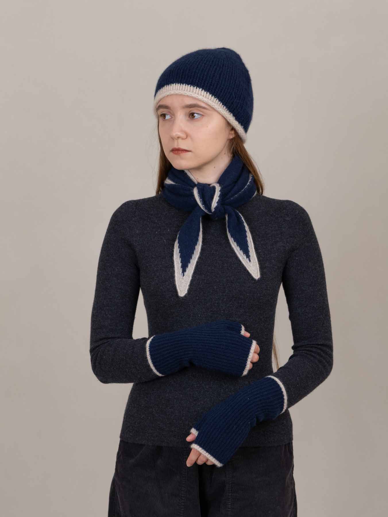 Dorothy Cashmere Ribbed Fingerless Gloves Navy
