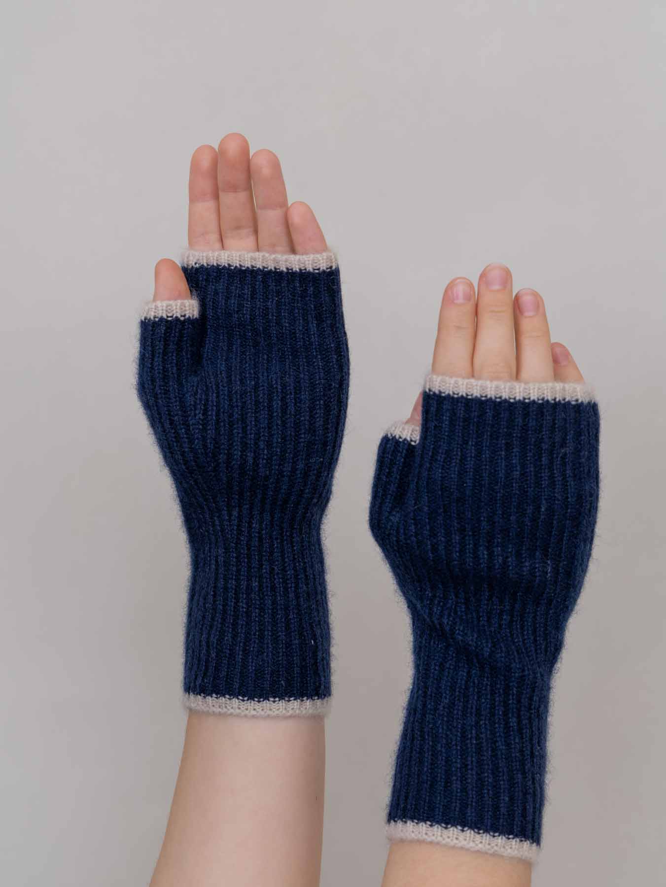 Dorothy Cashmere Ribbed Fingerless Gloves Navy
