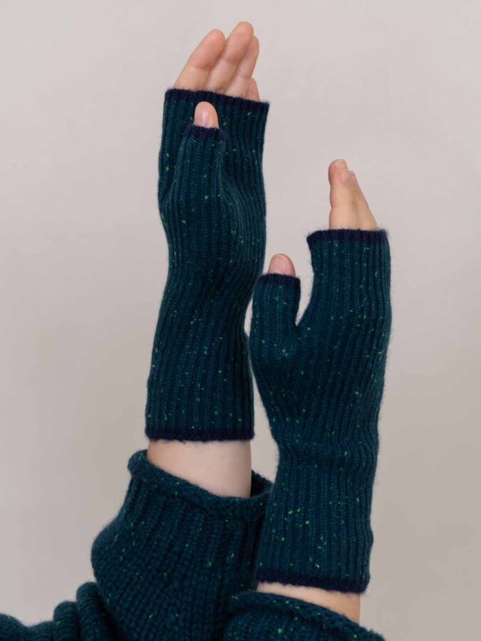 Dorothy Cashmere Ribbed Fingerless Gloves Pine