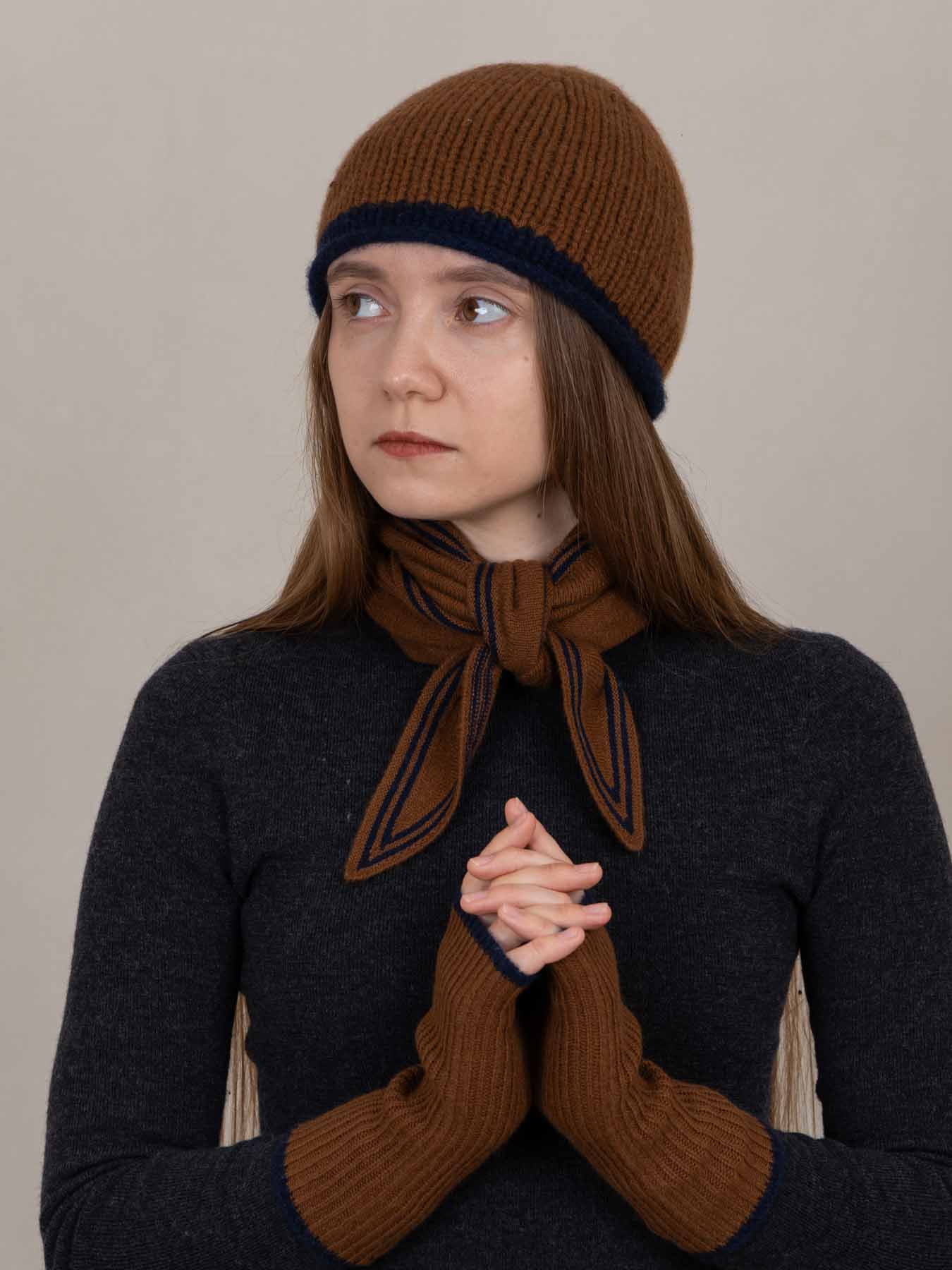 Bronte Spindle-shaped Knitted Cashmere Scarf Tawny