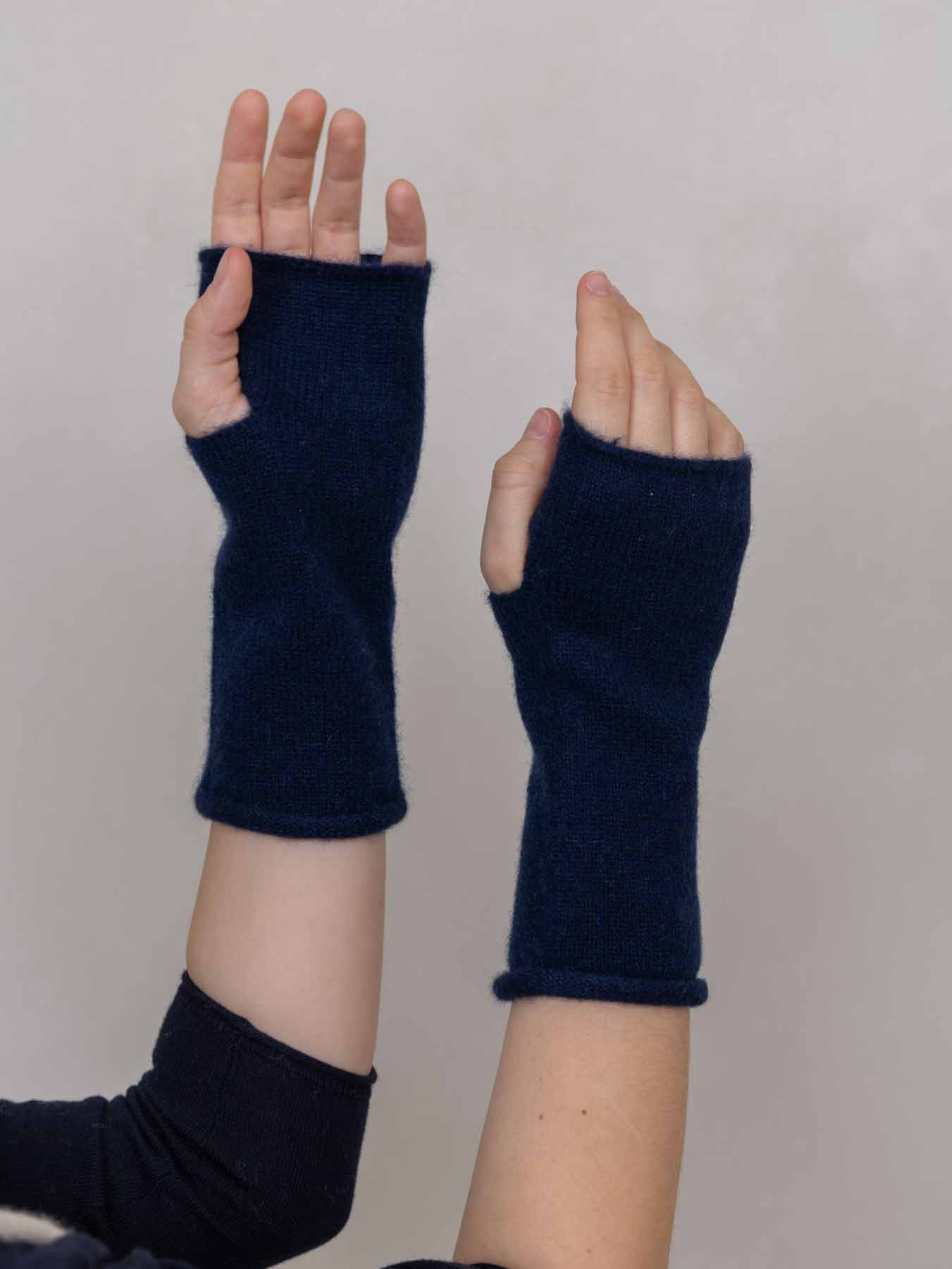 Nori Wrist Warmers Navy