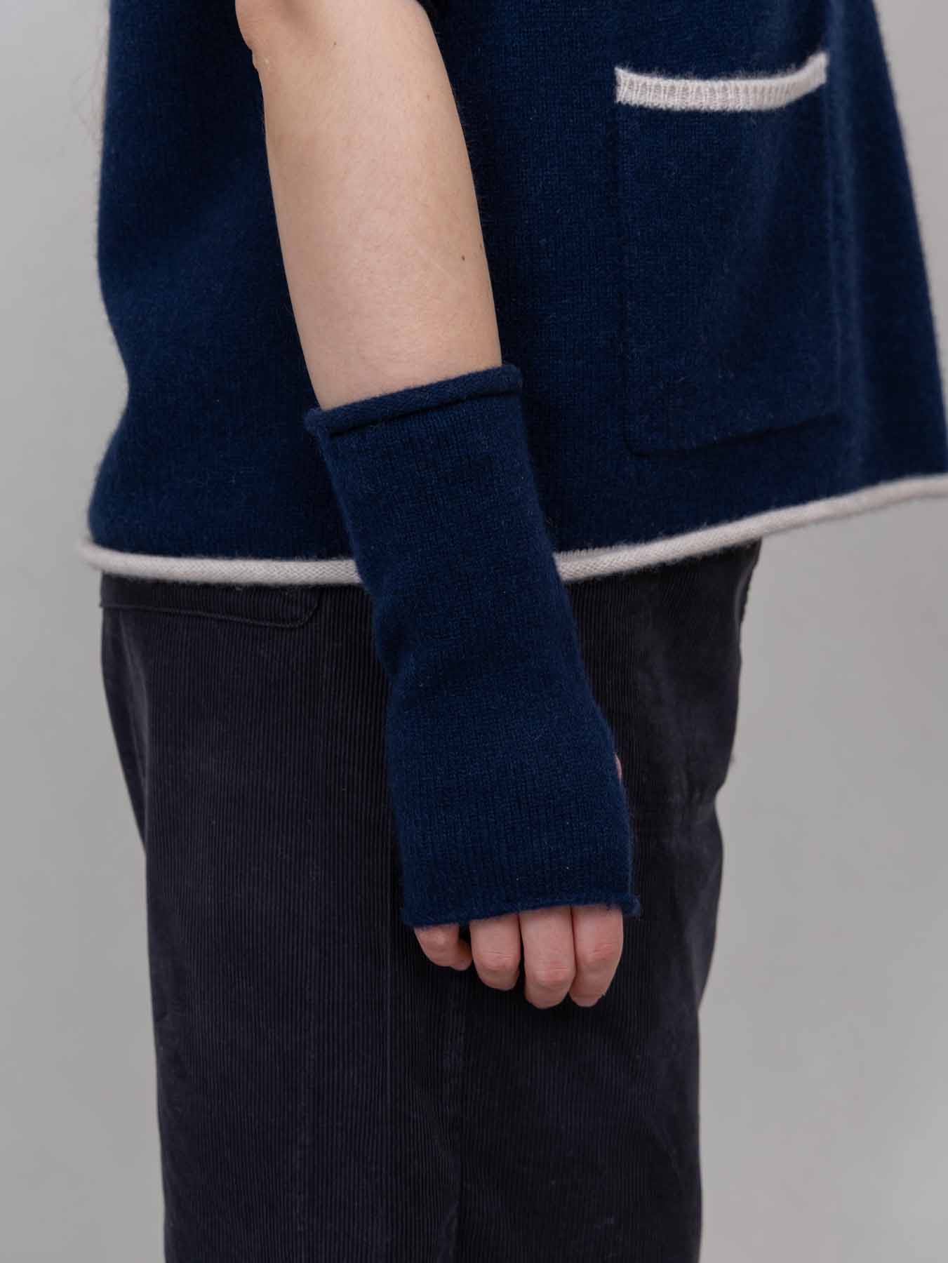 Nori Wrist Warmers Navy