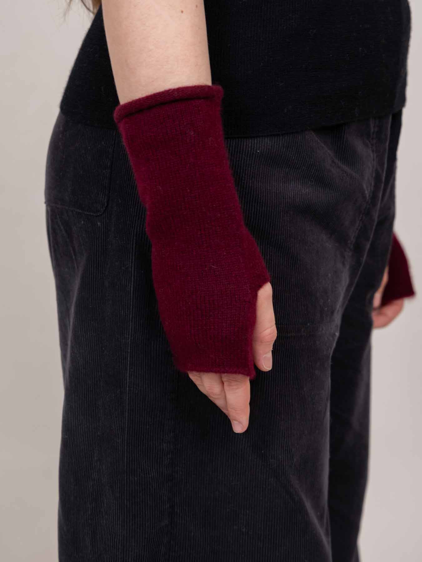 Nori Wrist Warmers Wine