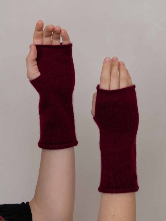 Nori Wrist Warmers Wine