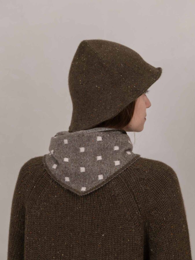 Mia Triangle Cashmere Neckerchief Green