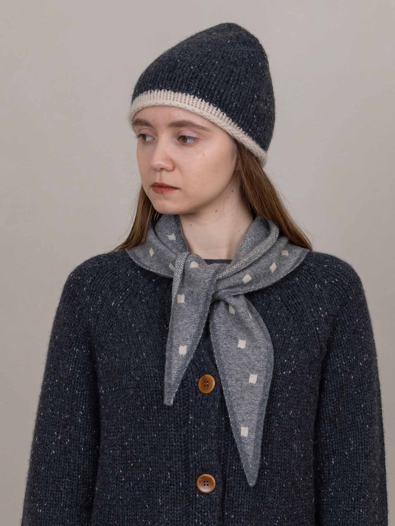 Mia Triangle Cashmere Neckerchief Grey