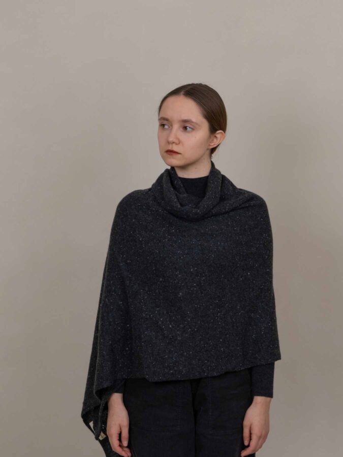 Moor Cashmere Wrap Charcoal