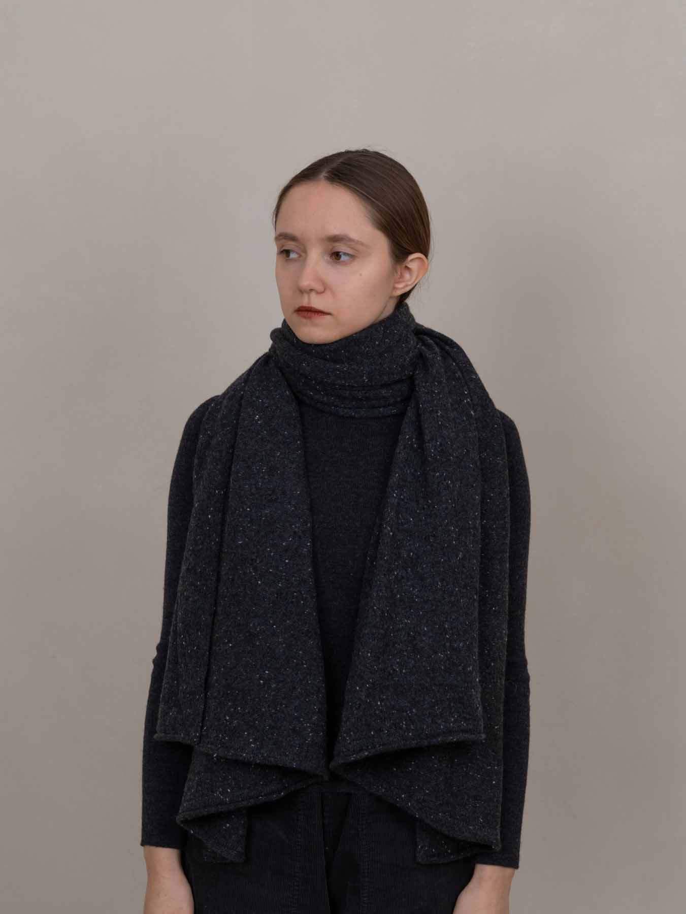 Moor Cashmere Wrap Charcoal