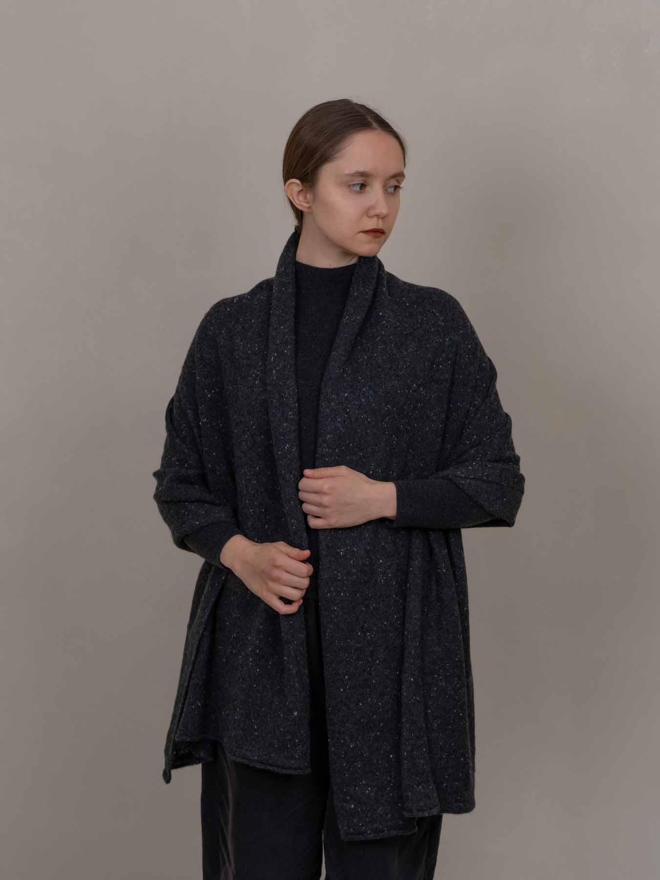 Moor Cashmere Wrap Charcoal